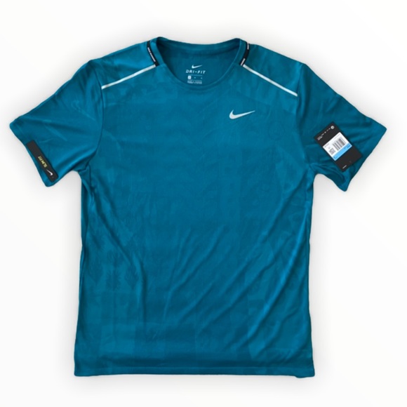 Nike Other - Men's Nike Running Shirt in GREEN